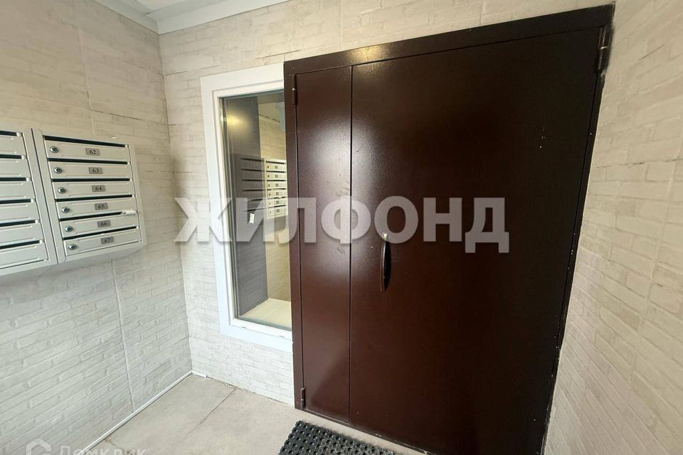 Продаётся 1-комнатная квартира, 42.3 м²