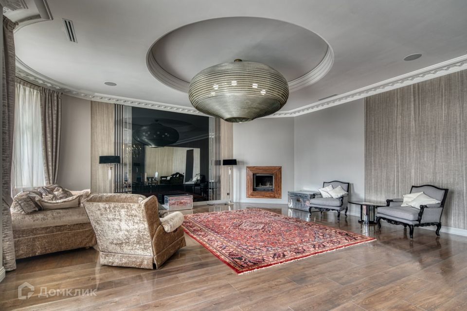 Продаётся 5-комнатная квартира, 250 м²