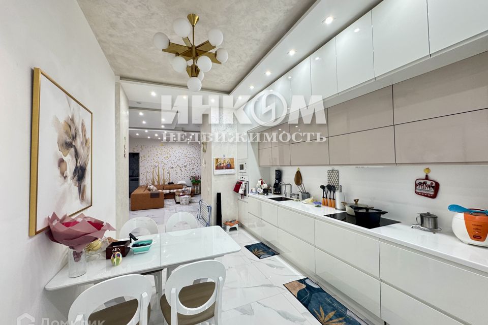 Продаётся 4-комнатная квартира, 108 м²