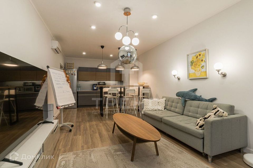 Продаётся 1-комнатная квартира, 87 м²