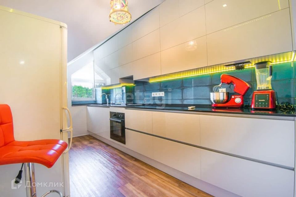 Продаётся 3-комнатная квартира, 93 м²