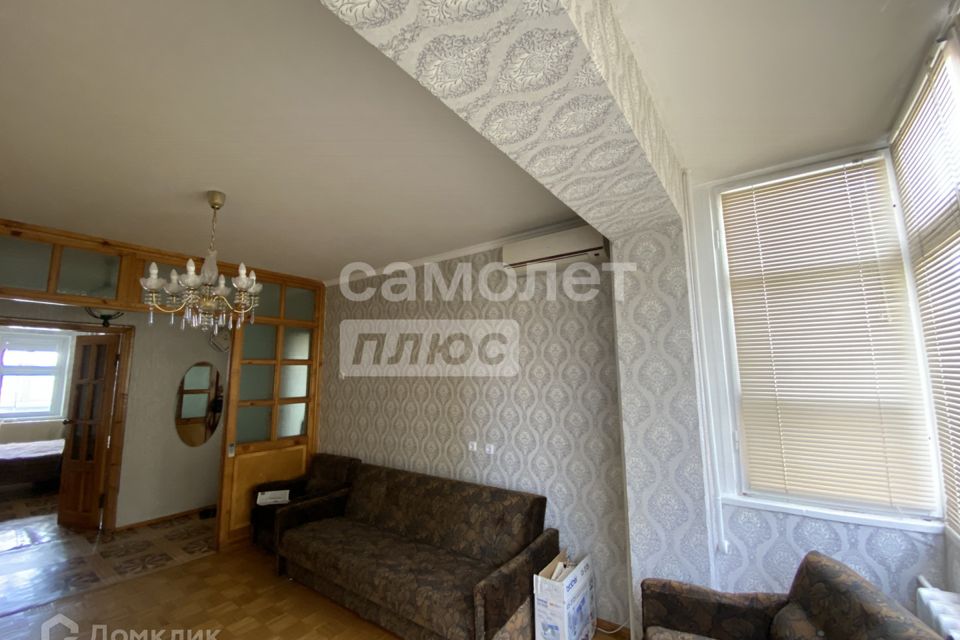 Продаётся 4-комнатная квартира, 74 м²