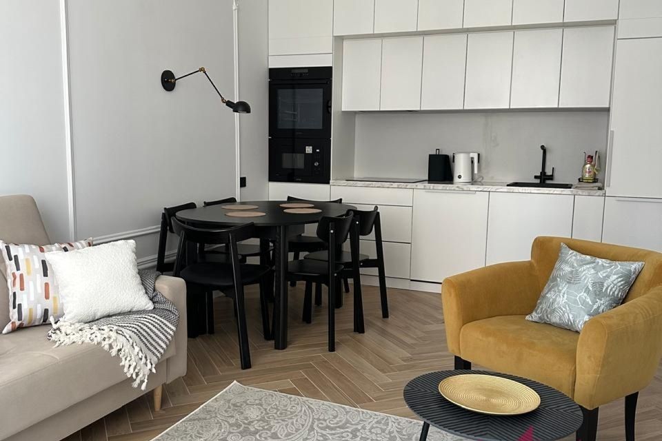 Сдаётся 2-комнатная квартира, 56 м²