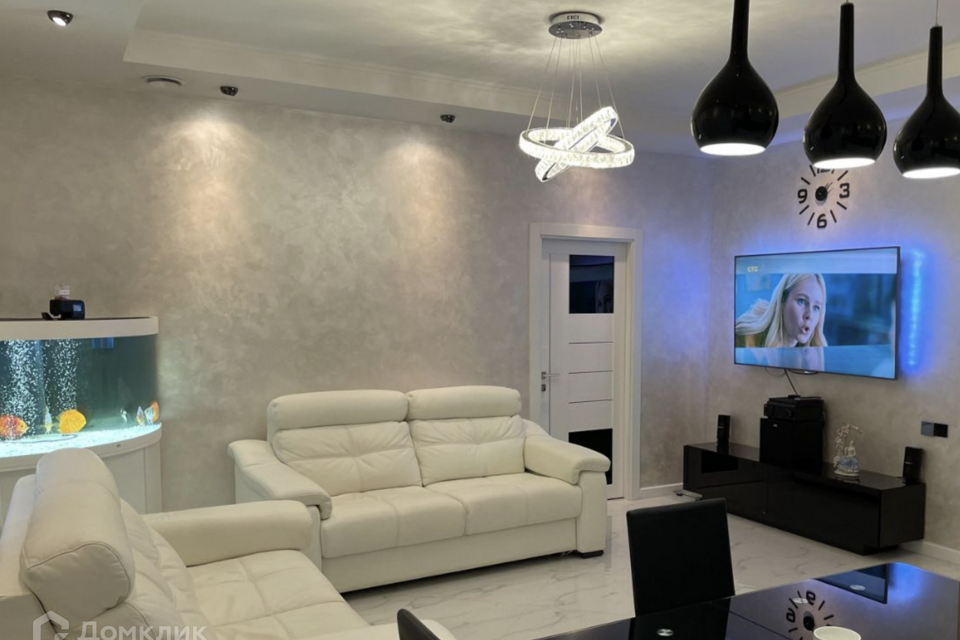 Сдаётся 4-комнатная квартира, 116 м²