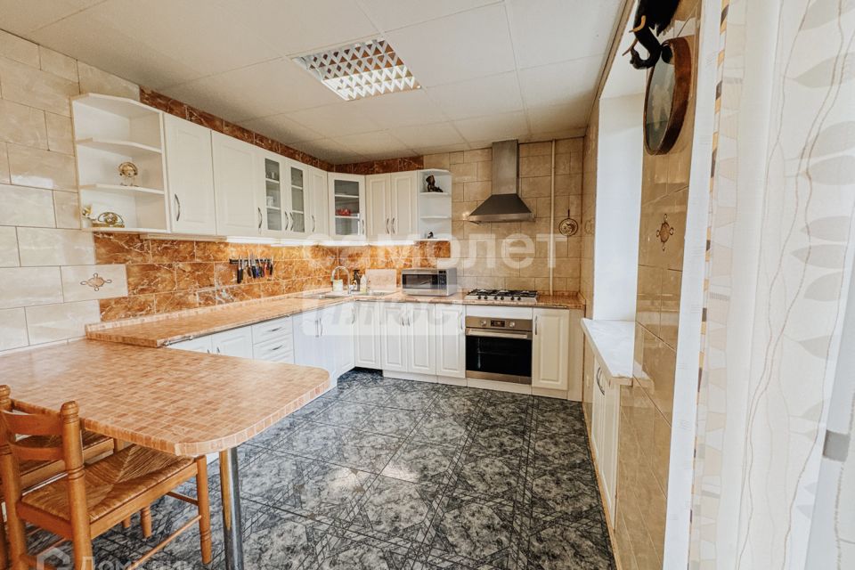 Продаётся 3-комнатная квартира, 154.2 м²