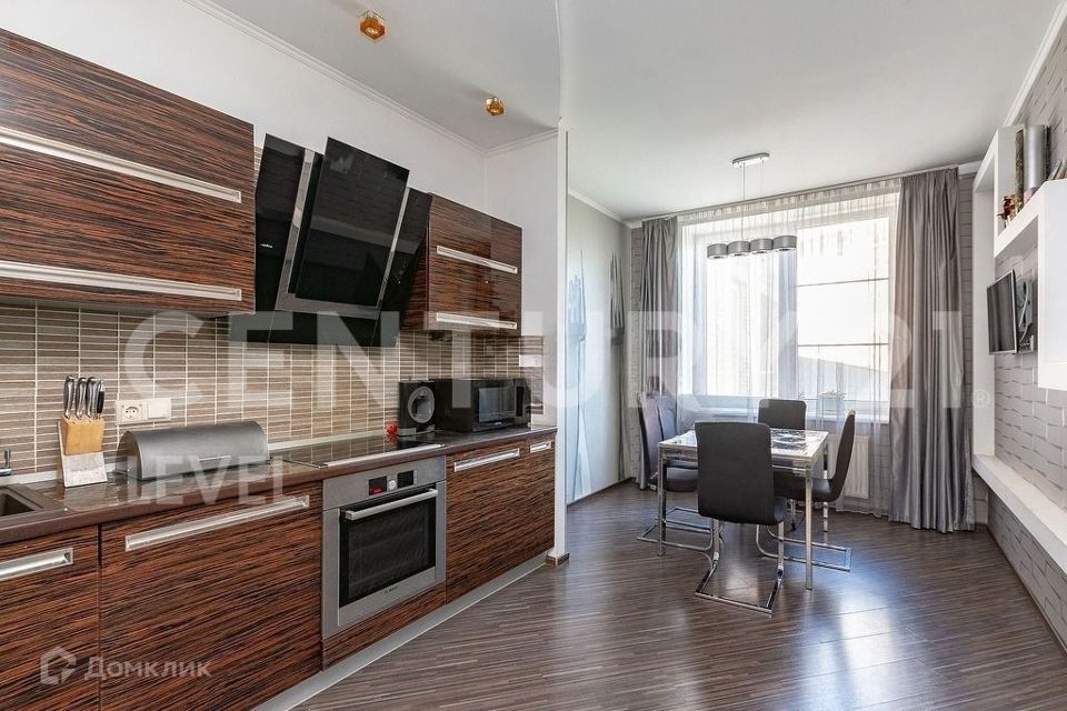 Продаётся 4-комнатная квартира, 146.5 м²