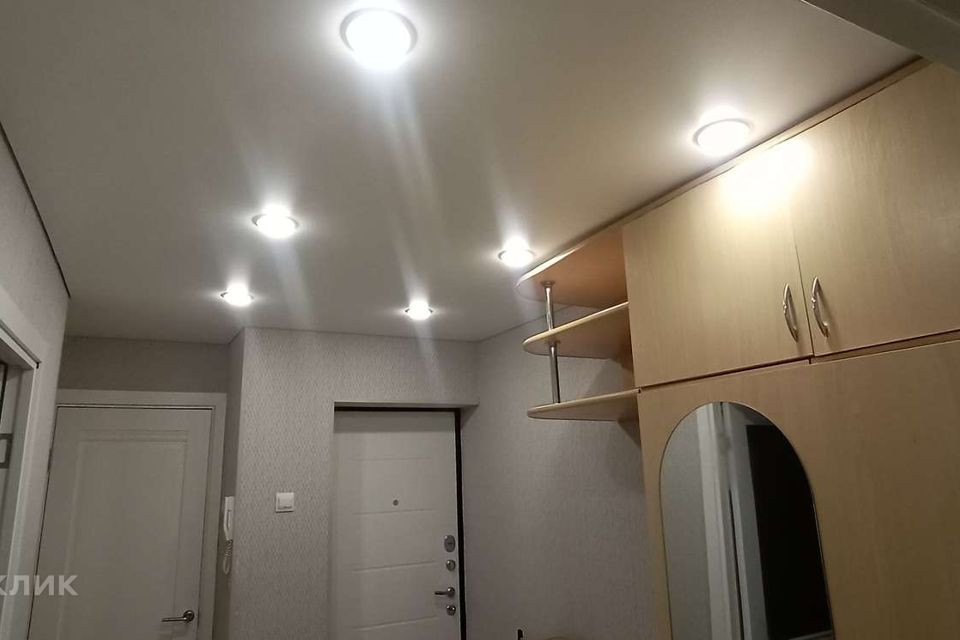 Продаётся 4-комнатная квартира, 60 м²