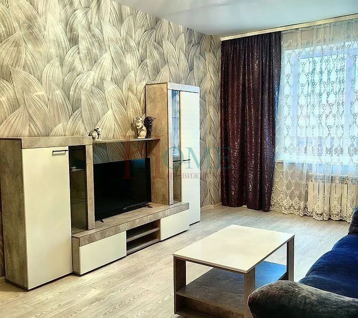 Сдаётся 2-комнатная квартира, 81 м²