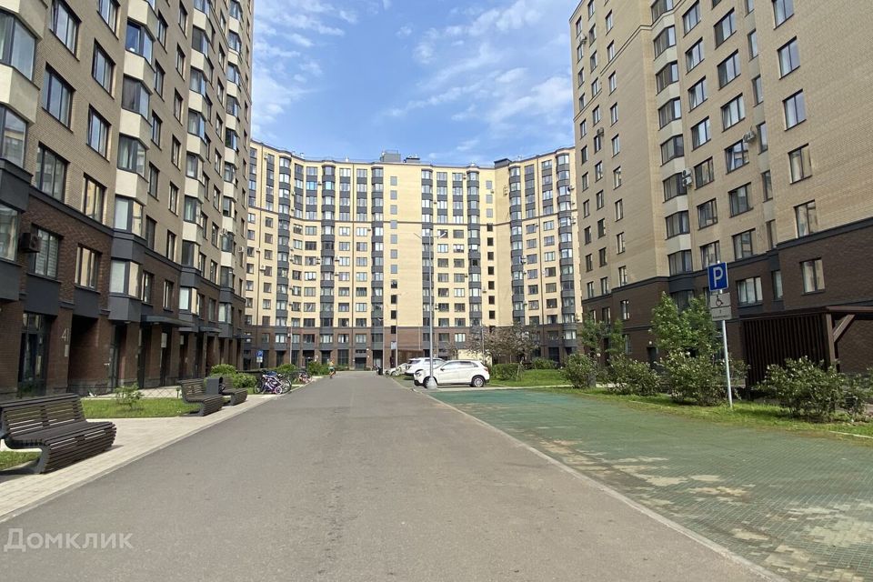 Продаётся 1-комнатная квартира, 37.8 м²
