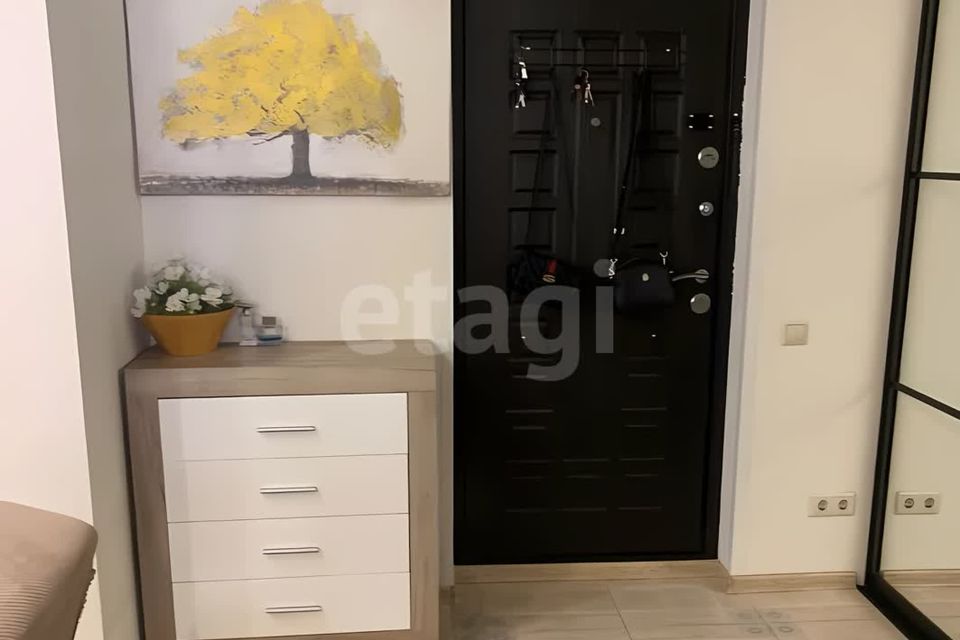 Продаётся 1-комнатная квартира, 60 м²
