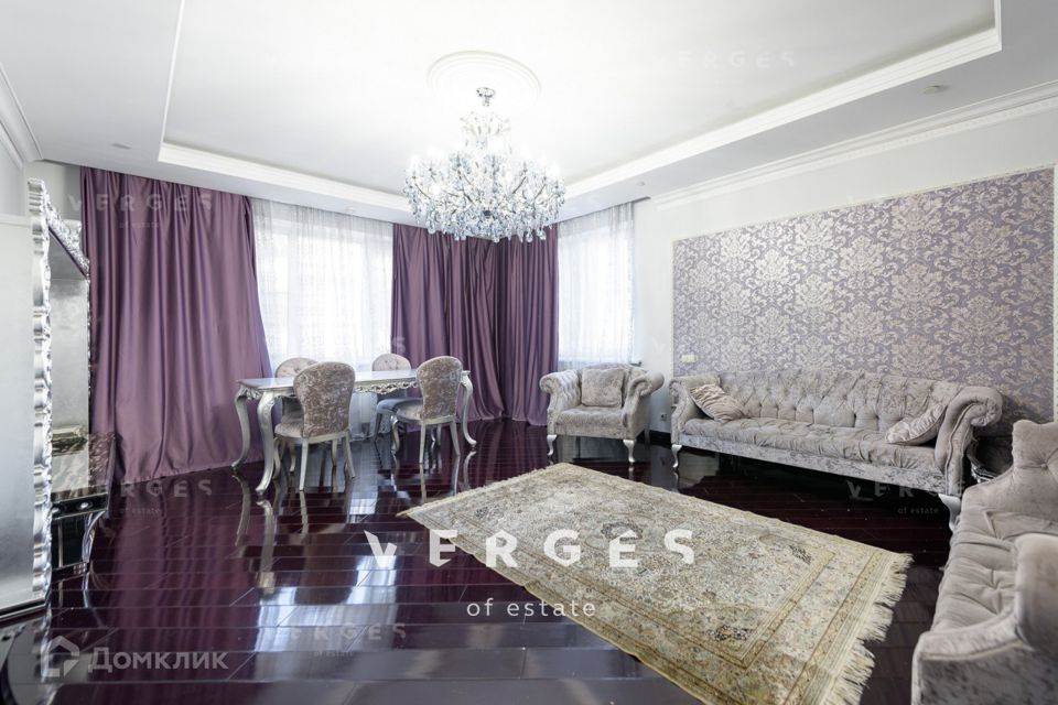 Продаётся 5-комнатная квартира, 185 м²