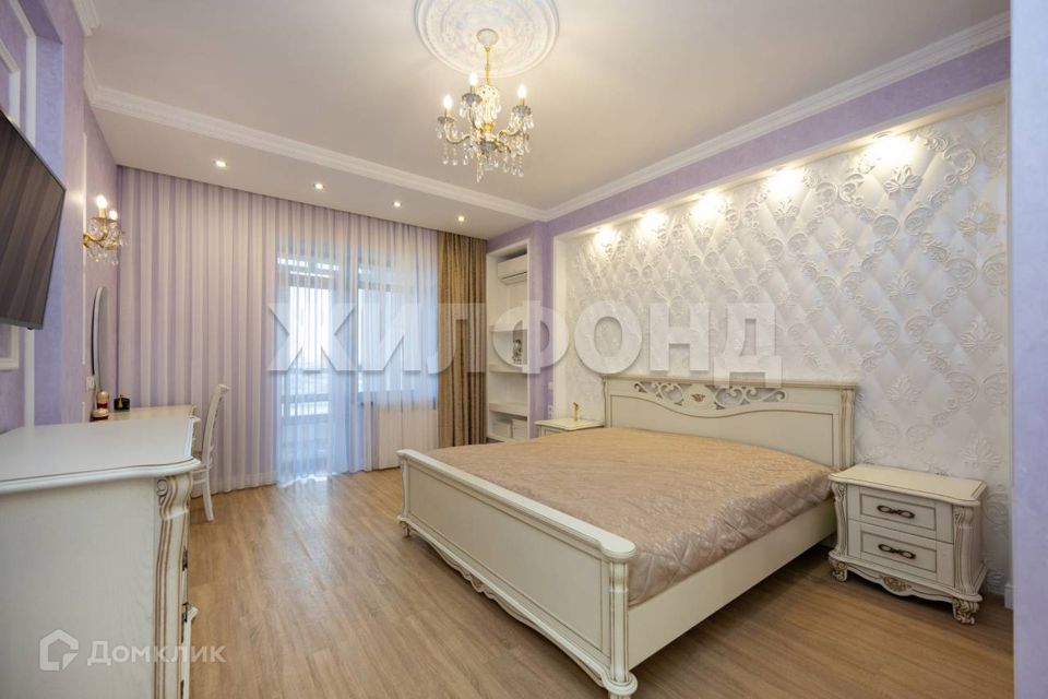 Продаётся 3-комнатная квартира, 102.8 м²