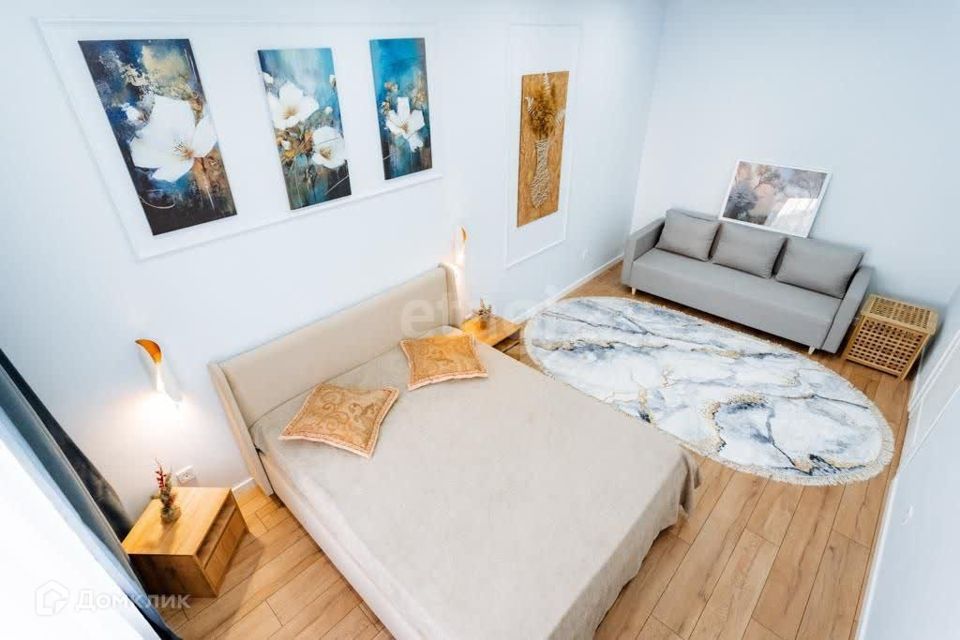 Продаётся 1-комнатная квартира, 42 м²