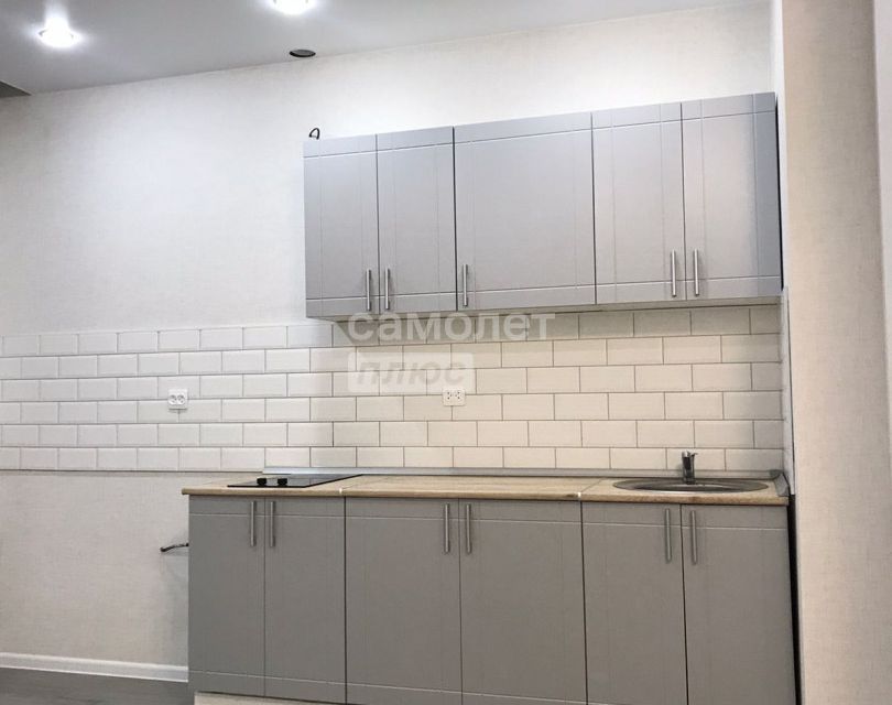 Продаётся 1-комнатная квартира, 43 м²