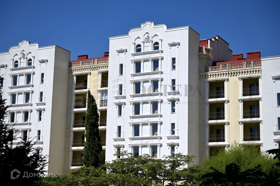 Продаётся 1-комнатная квартира, 110 м²