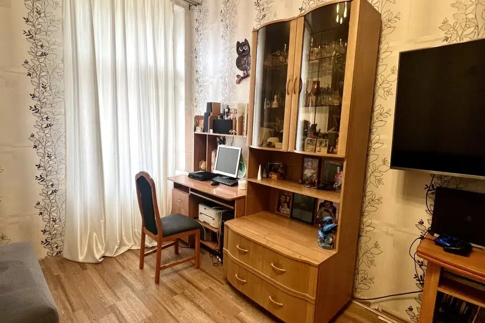 Продаётся 4-комнатная квартира, 109.1 м²