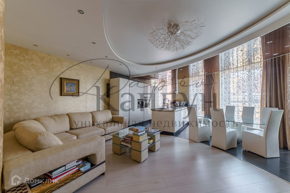 Продаётся 5-комнатная квартира, 212.8 м²