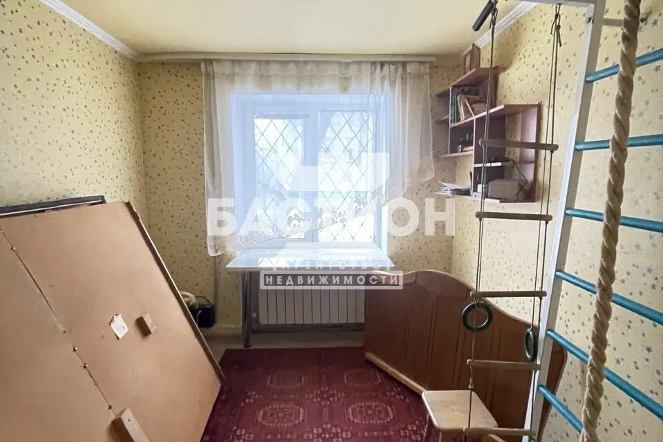 Продаётся 3-комнатная квартира, 49.8 м²