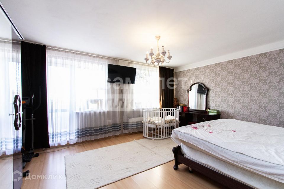 Продаётся 4-комнатная квартира, 118 м²