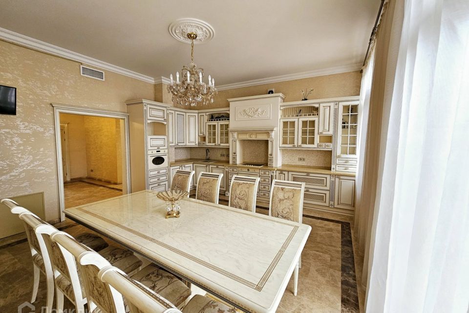 Сдаётся 4-комнатная квартира, 158.8 м²