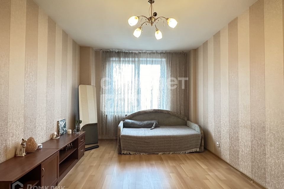 Продаётся 1-комнатная квартира, 42 м²