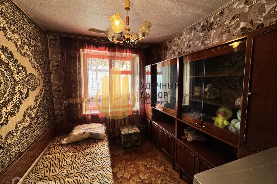 Продаётся 4-комнатная квартира, 66.4 м²