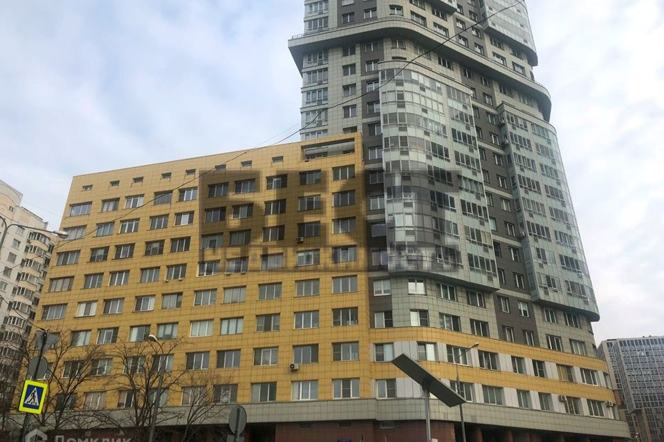 Сдаётся 4-комнатная квартира, 132 м²