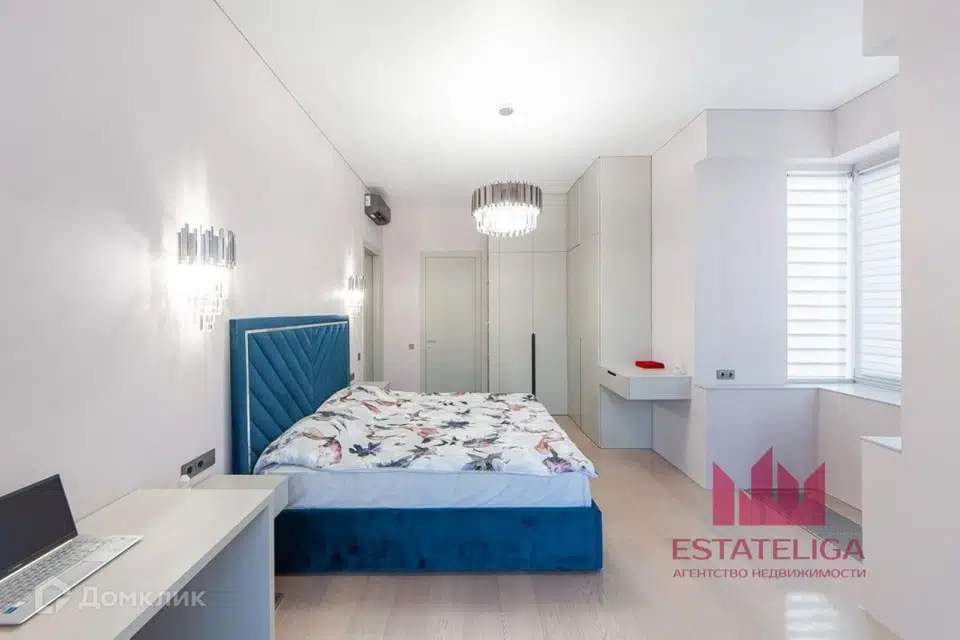 Продаётся 3-комнатная квартира, 113.7 м²