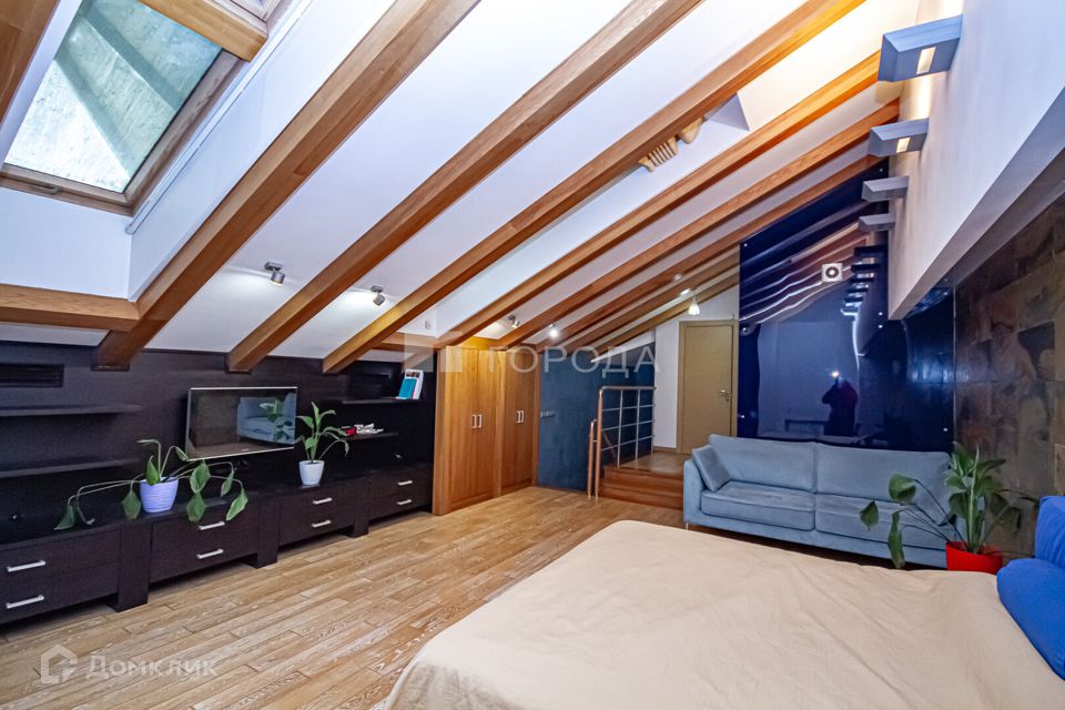 Сдаётся 2-комнатная квартира, 98 м²