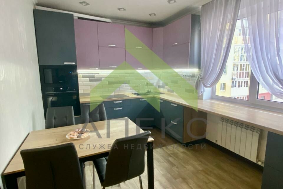 Продаётся 2-комнатная квартира, 76.3 м²