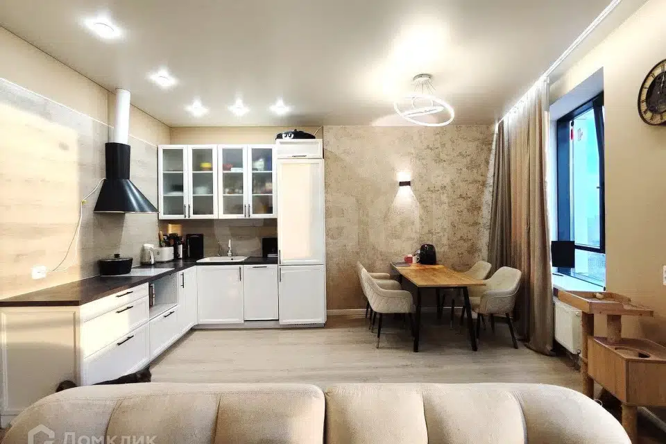 Продаётся 1-комнатная квартира, 61 м²