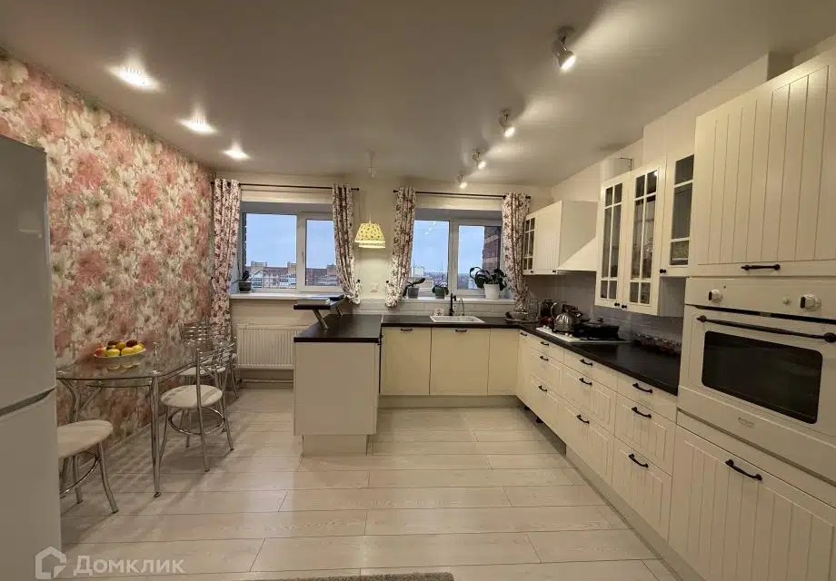 Продаётся 2-комнатная квартира, 67.7 м²