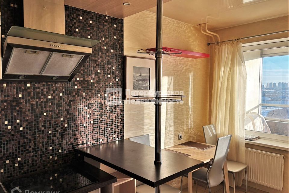 Продаётся 1-комнатная квартира, 42.1 м²
