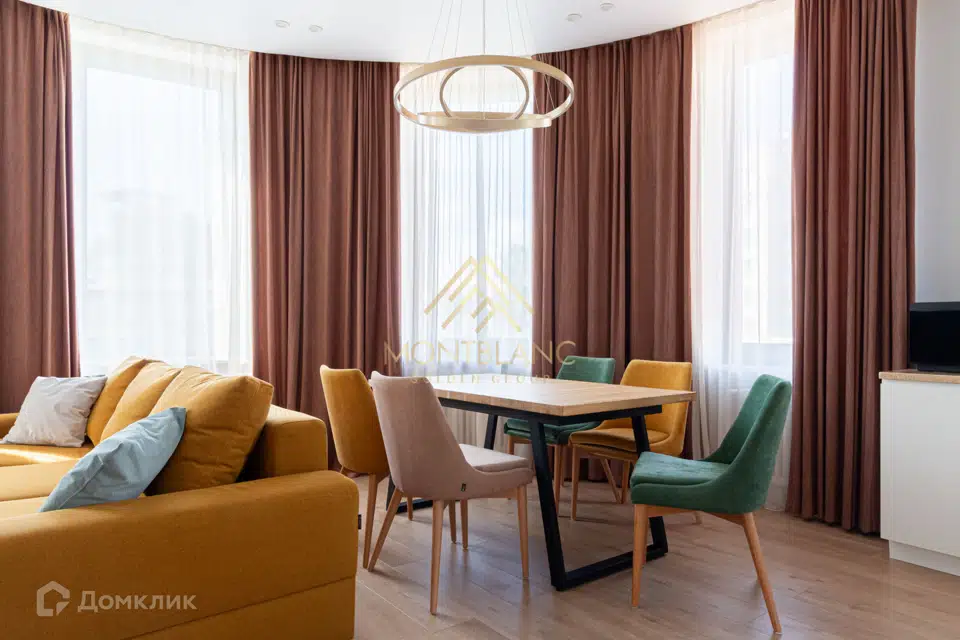 Продаётся 3-комнатная квартира, 102.2 м²