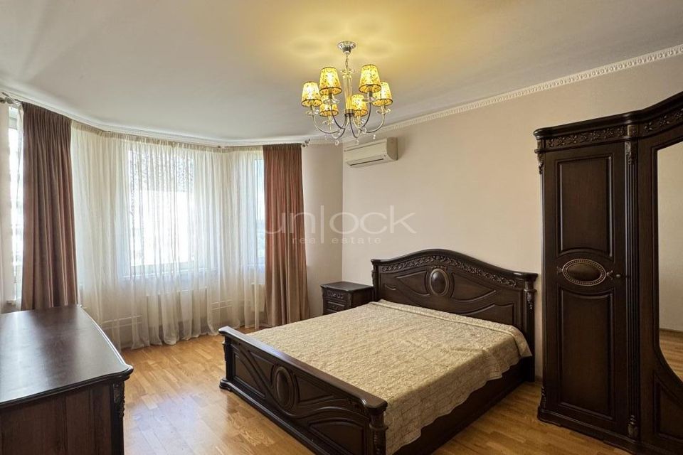 Продаётся 3-комнатная квартира, 100.9 м²