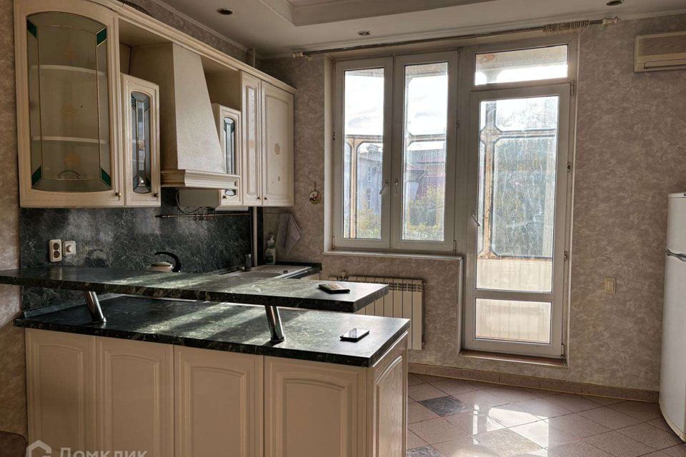 Сдаётся 3-комнатная квартира, 120 м²