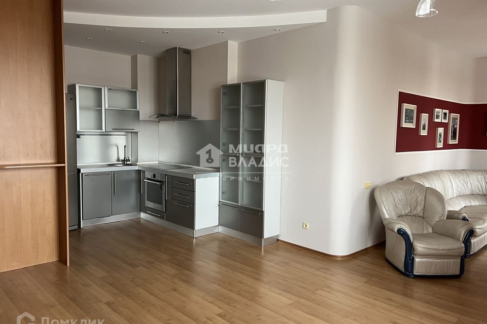 Сдаётся 2-комнатная квартира, 80.2 м²