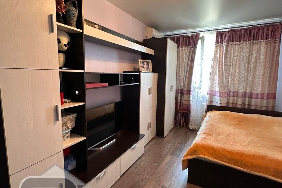 Продаётся 1-комнатная квартира, 38 м²