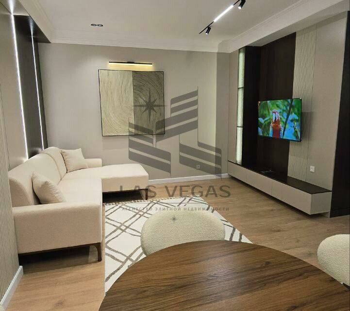 Сдаётся 2-комнатная квартира, 80 м²