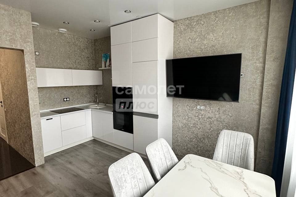 Продаётся 1-комнатная квартира, 42.4 м²