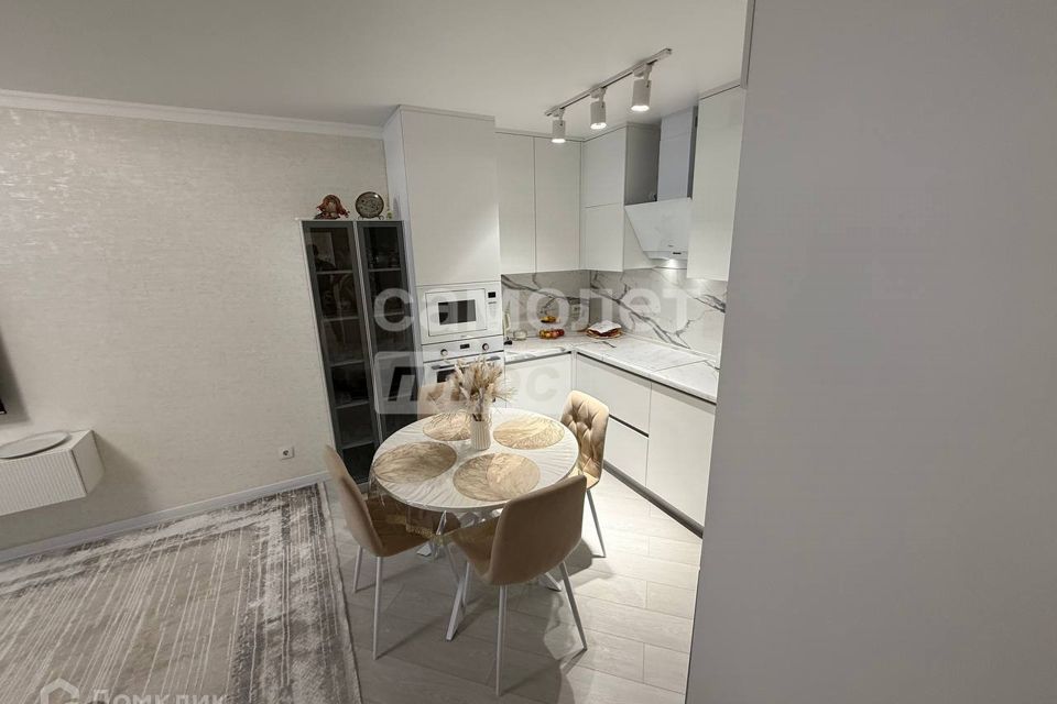 Продаётся 2-комнатная квартира, 68.7 м²