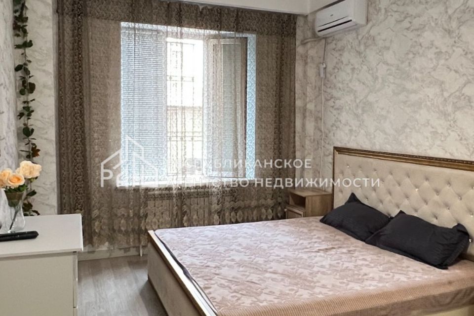 Продаётся 1-комнатная квартира, 56 м²