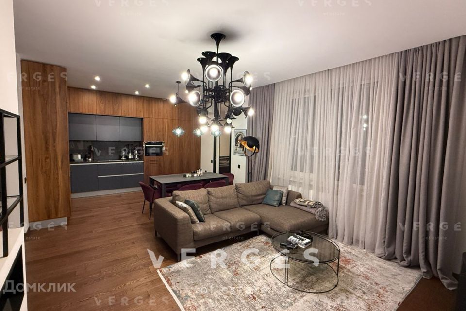 Продаётся 3-комнатная квартира, 100 м²