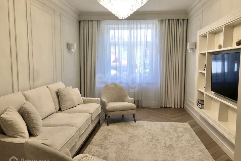 Продаётся 3-комнатная квартира, 117.4 м²
