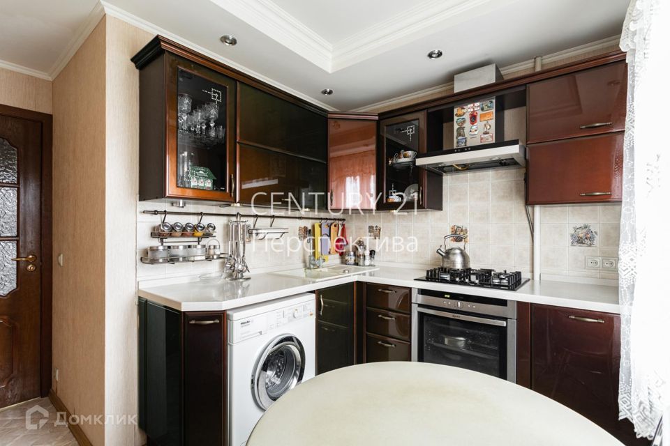 Продаётся 4-комнатная квартира, 70.5 м²