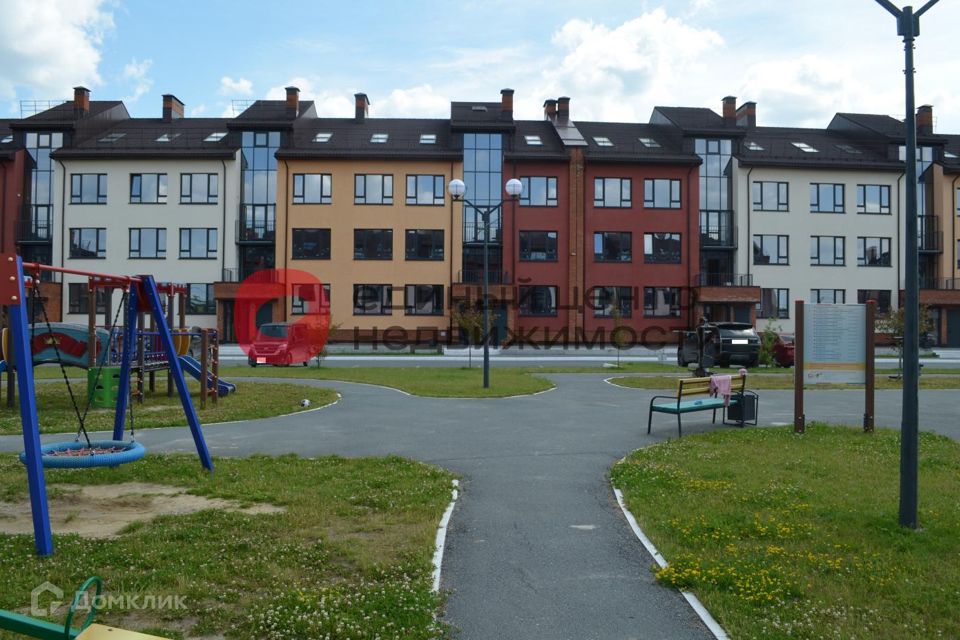 Продаётся 3-комнатная квартира, 140.9 м²
