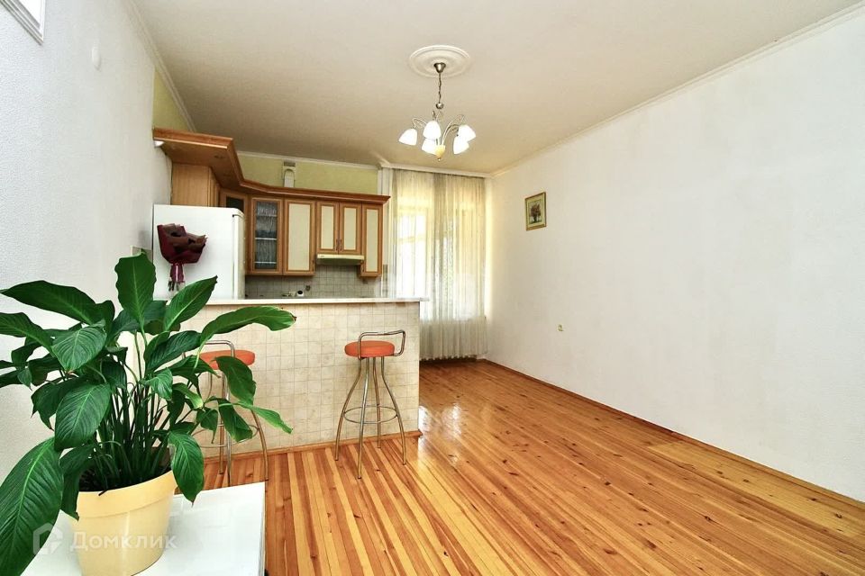 Продаётся 3-комнатная квартира, 153.6 м²