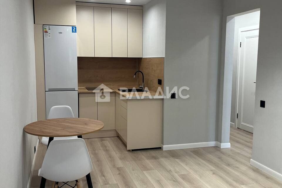 Продаётся 1-комнатная квартира, 42 м²