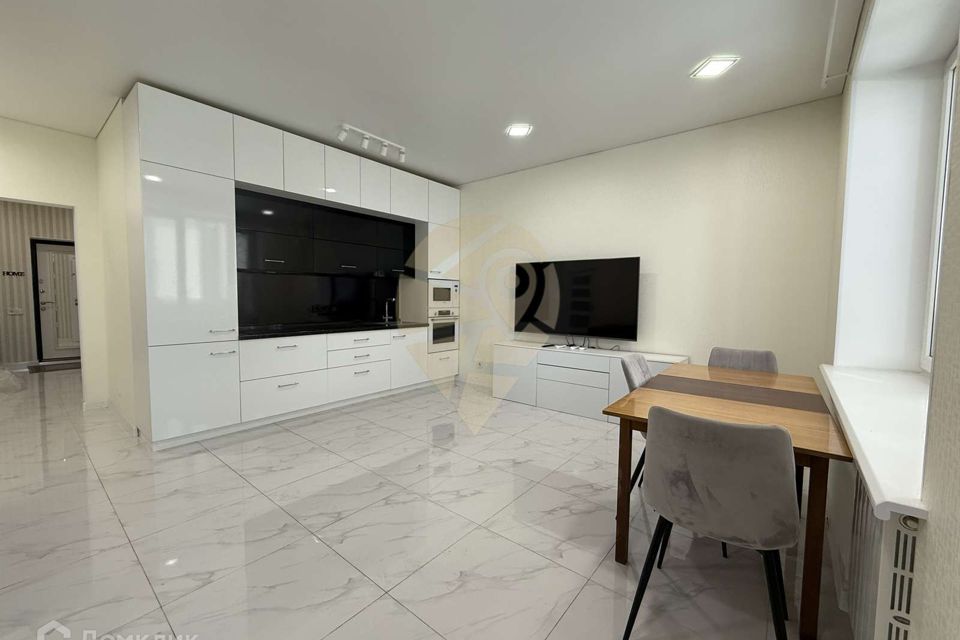 Сдаётся 2-комнатная квартира, 67.6 м²