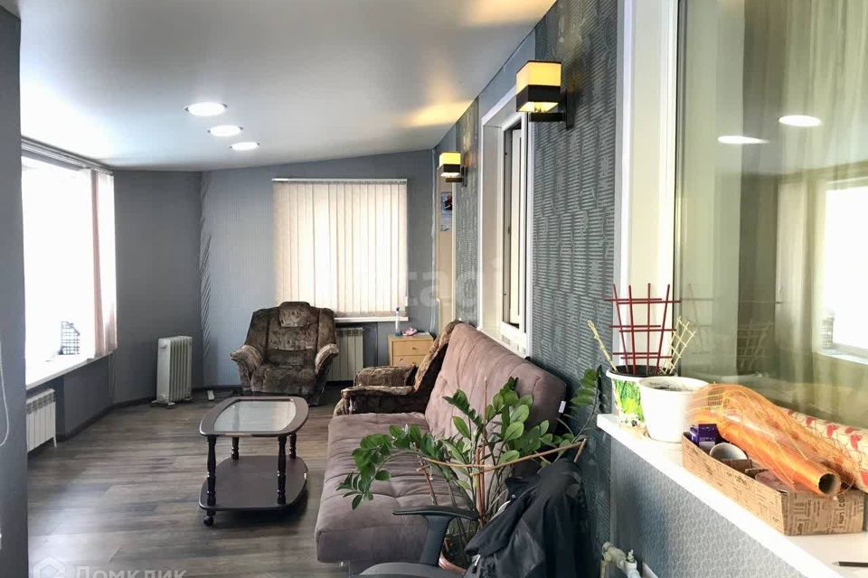 Продаётся 4-комнатная квартира, 60.9 м²